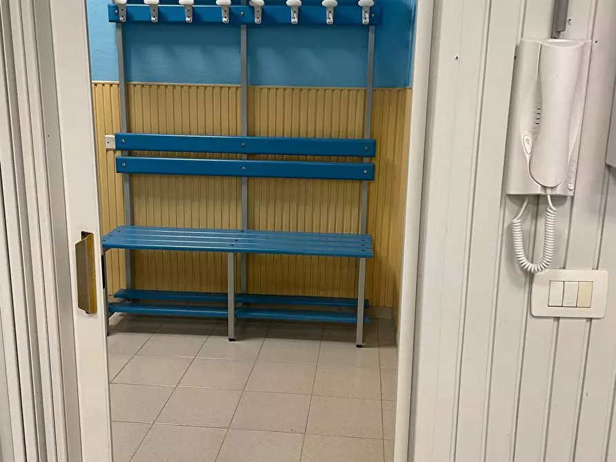 Immagine 14 di Locale commerciale in vendita  in via cagliari a Quartu Sant'elena