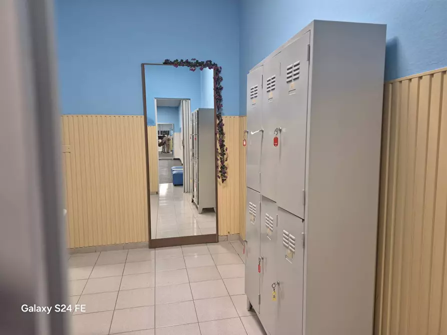Immagine 19 di Locale commerciale in vendita  in via cagliari a Quartu Sant'elena