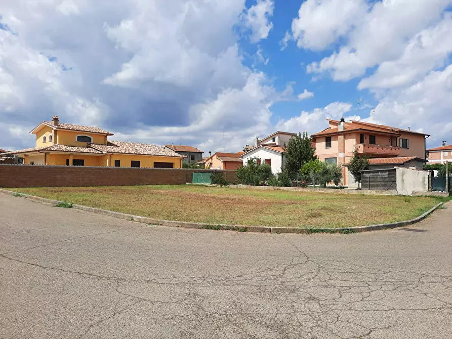 Immagine 2 di Terreno residenziale in vendita  in Via Gabriele D'Annunzio a Attigliano