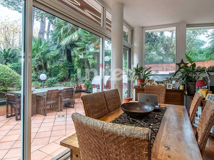 Immagine 5 di Villa in vendita  in Viale Gorgia Di Leontini a Roma