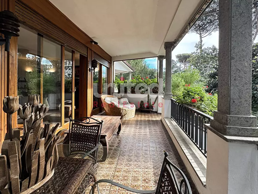 Immagine 13 di Villa in vendita  in Viale Gorgia Di Leontini a Roma