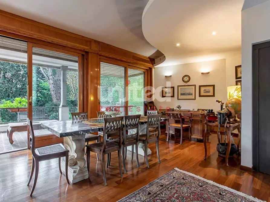 Immagine 16 di Villa in vendita  in Viale Gorgia Di Leontini a Roma