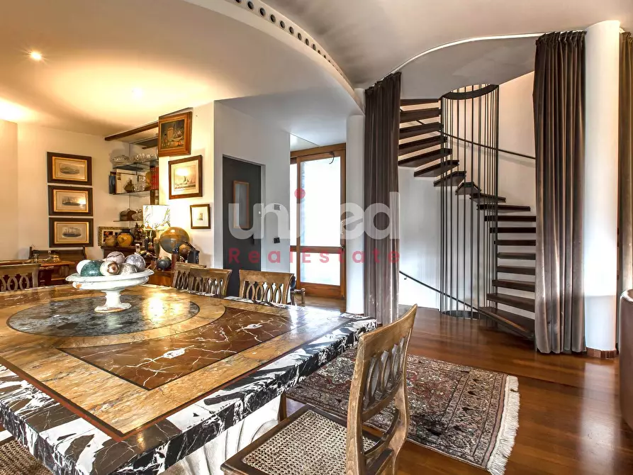 Immagine 17 di Villa in vendita  in Viale Gorgia Di Leontini a Roma