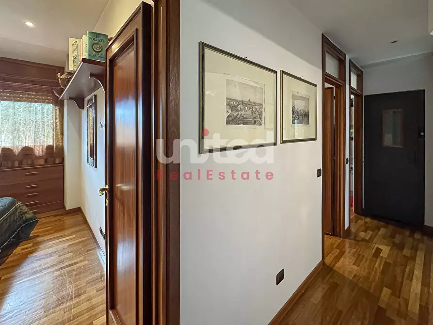 Immagine 19 di Villa in vendita  in Viale Gorgia Di Leontini a Roma