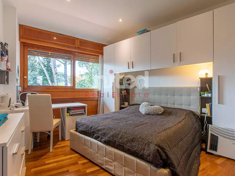 Immagine 24 di Villa in vendita  in Viale Gorgia Di Leontini a Roma