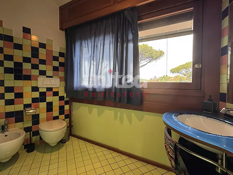 Immagine 25 di Villa in vendita  in Viale Gorgia Di Leontini a Roma