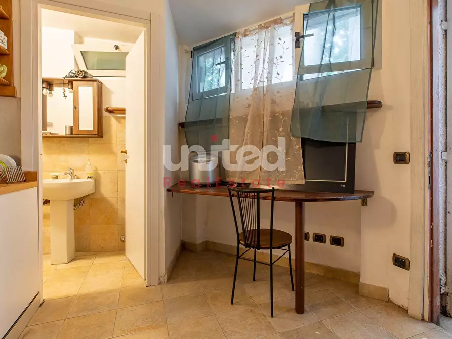 Immagine 27 di Villa in vendita  in Viale Gorgia Di Leontini a Roma