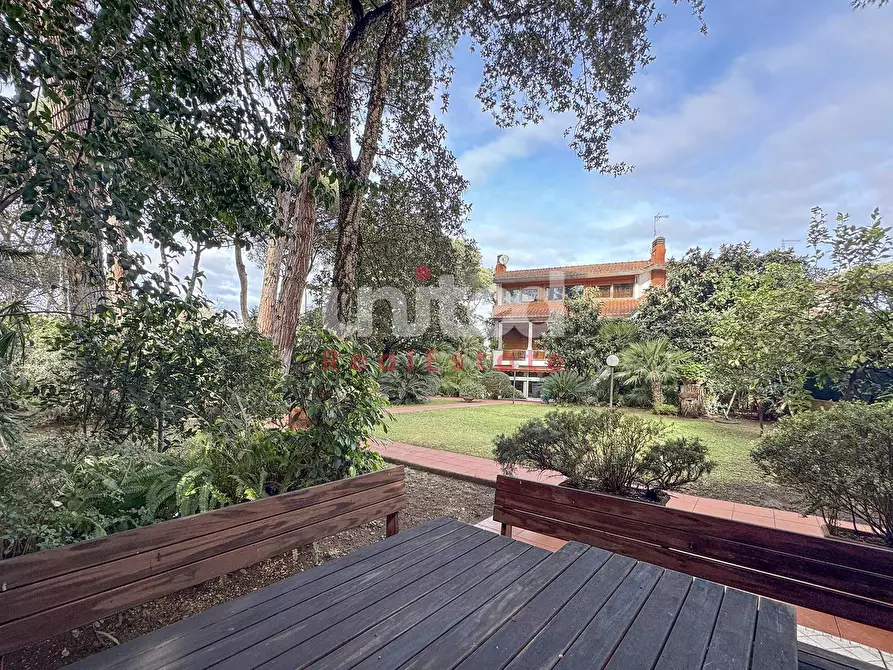 Immagine 31 di Villa in vendita  in Viale Gorgia Di Leontini a Roma
