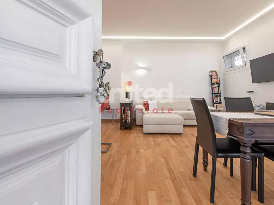 Immagine 4 di Appartamento in vendita  in Via Cherilo Di Samo a Roma