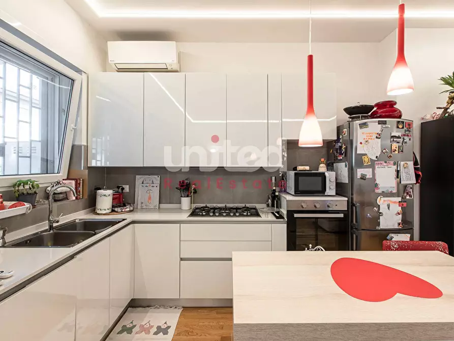 Immagine 9 di Appartamento in vendita  in Via Cherilo Di Samo a Roma