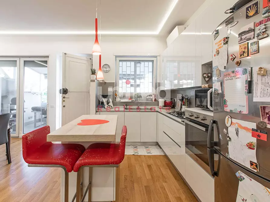 Immagine 11 di Appartamento in vendita  in Via Cherilo Di Samo a Roma