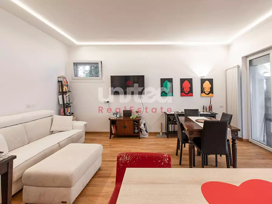 Immagine 13 di Appartamento in vendita  in Via Cherilo Di Samo a Roma