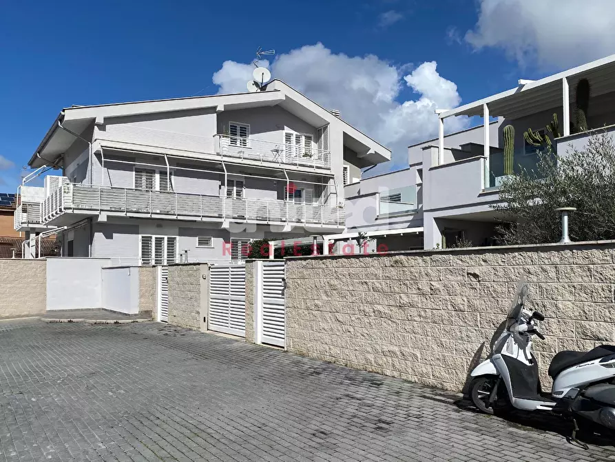 Immagine 25 di Appartamento in vendita  in Via Pio Colussi 8 a Roma