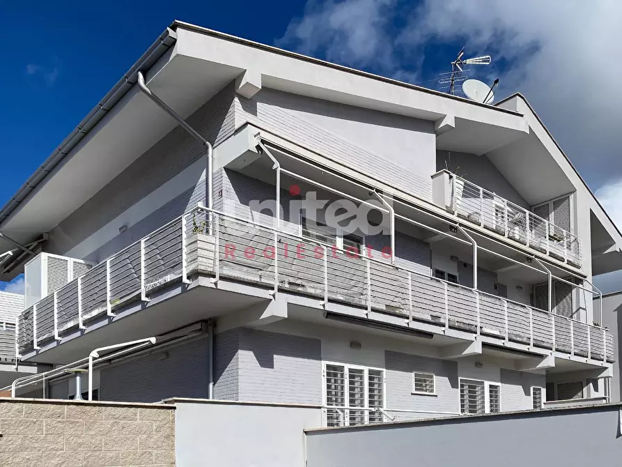 Immagine 11 di Appartamento in vendita  in Via Pio Colussi 8 a Roma