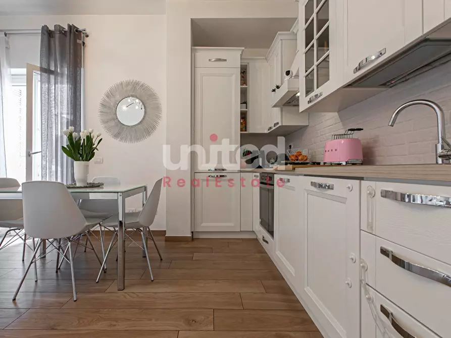 Immagine 8 di Appartamento in vendita  in Via Pio Colussi 8 a Roma