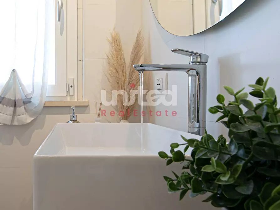 Immagine 19 di Appartamento in vendita  in Via Pio Colussi 8 a Roma