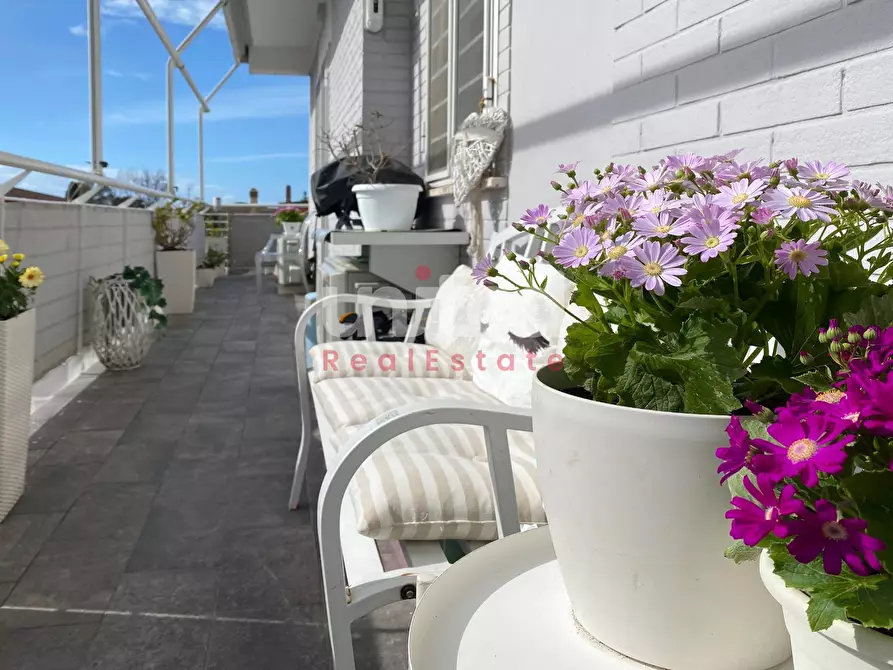 Immagine 23 di Appartamento in vendita  in Via Pio Colussi 8 a Roma