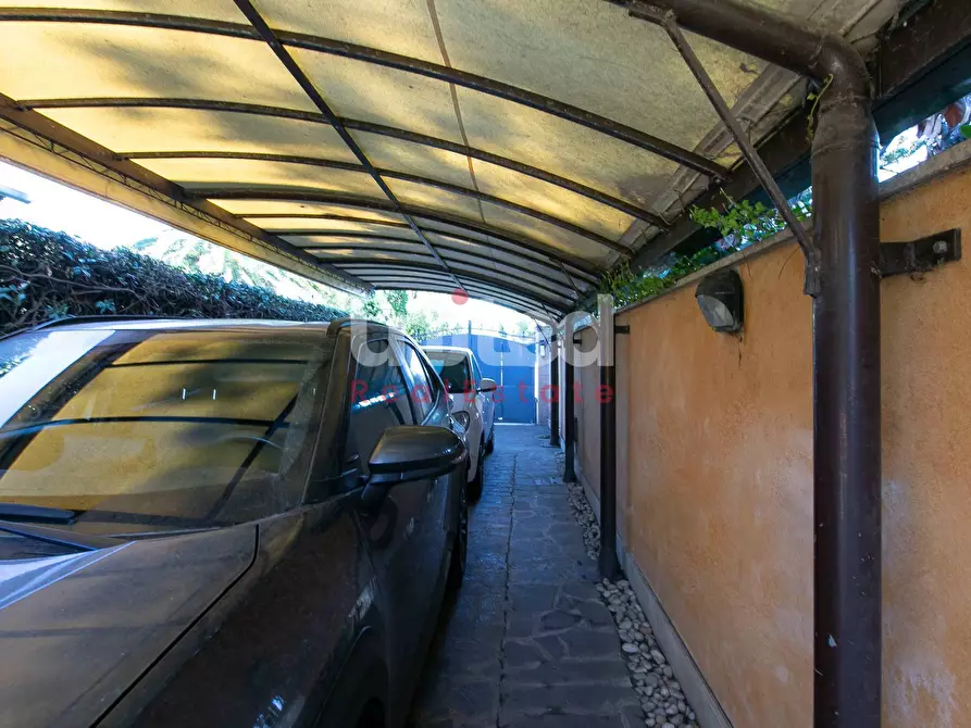 Immagine 4 di Villa in vendita  in Via Antonio Cifra a Roma