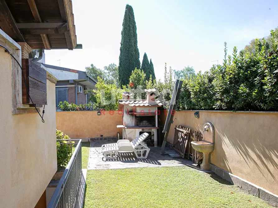 Immagine 5 di Villa in vendita  in Via Antonio Cifra a Roma