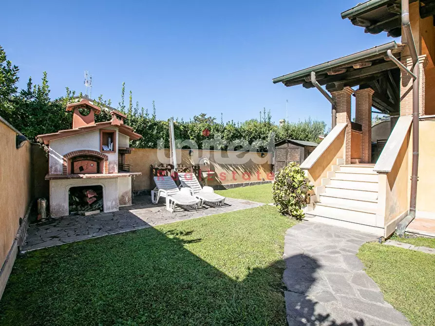 Immagine 41 di Villa in vendita  in Via Antonio Cifra a Roma