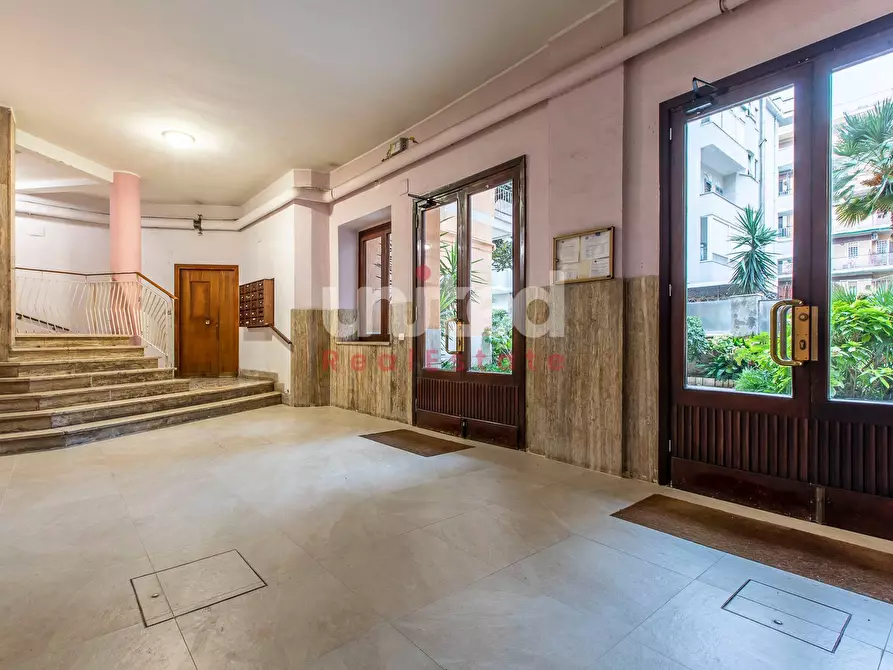 Immagine 3 di Appartamento in vendita  in via desiderato pietri 119 a Roma