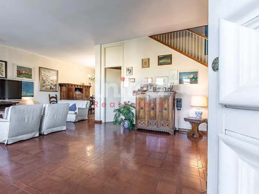 Immagine 3 di Villa in vendita  in via di macchia saponara 299 a Roma