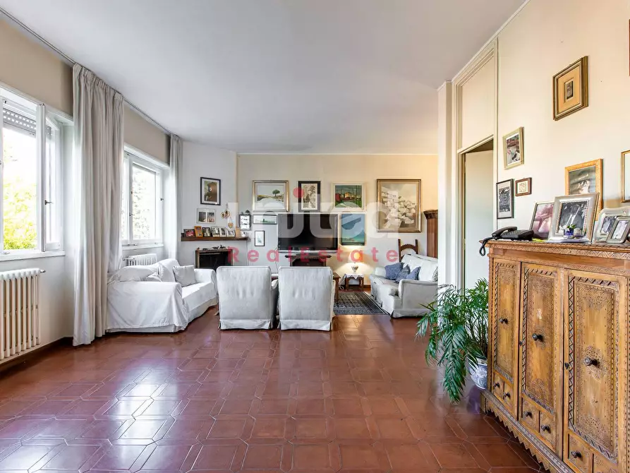 Immagine 4 di Villa in vendita  in via di macchia saponara 299 a Roma