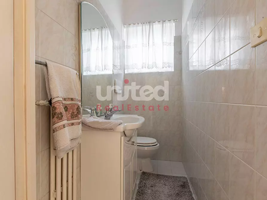 Immagine 5 di Villa in vendita  in via di macchia saponara 299 a Roma