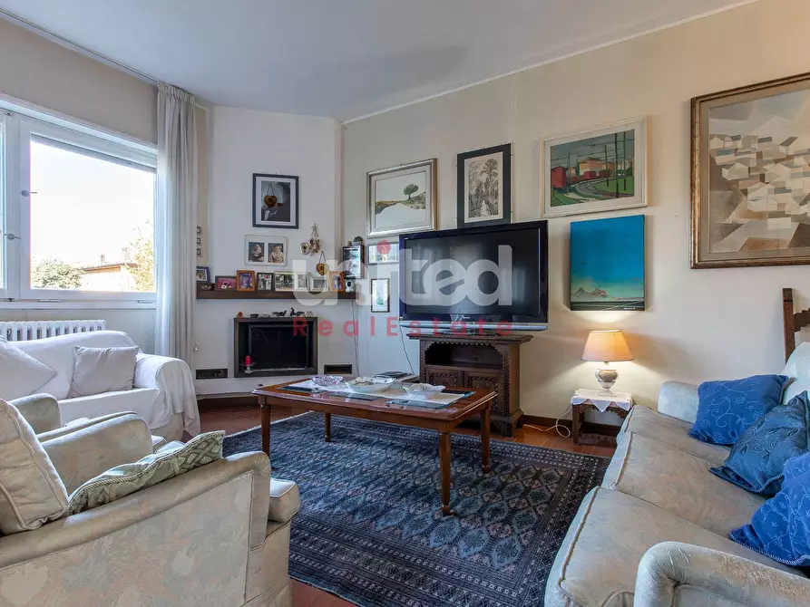 Immagine 6 di Villa in vendita  in via di macchia saponara 299 a Roma