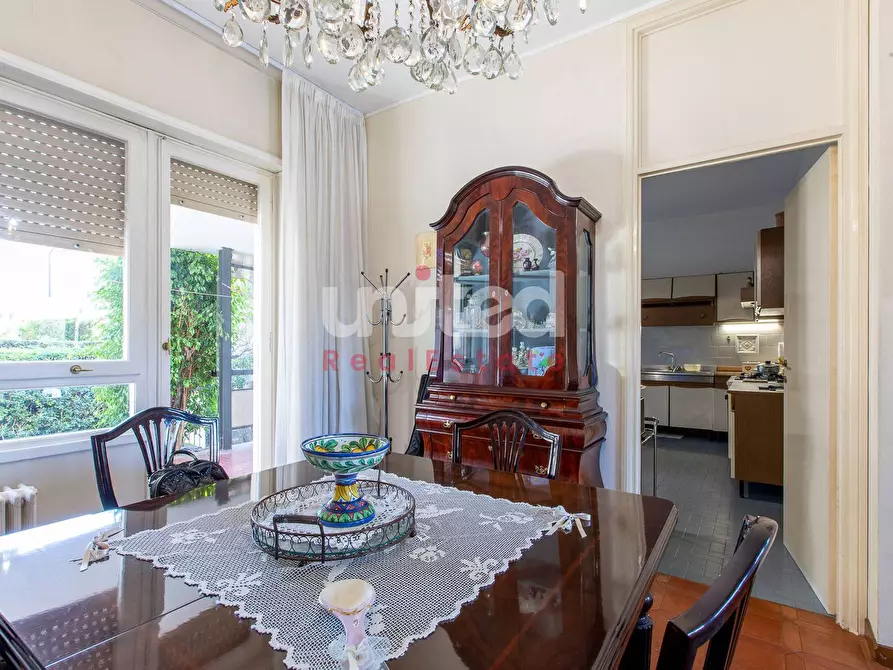 Immagine 11 di Villa in vendita  in via di macchia saponara 299 a Roma