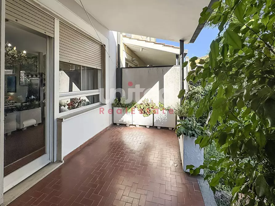 Immagine 13 di Villa in vendita  in via di macchia saponara 299 a Roma