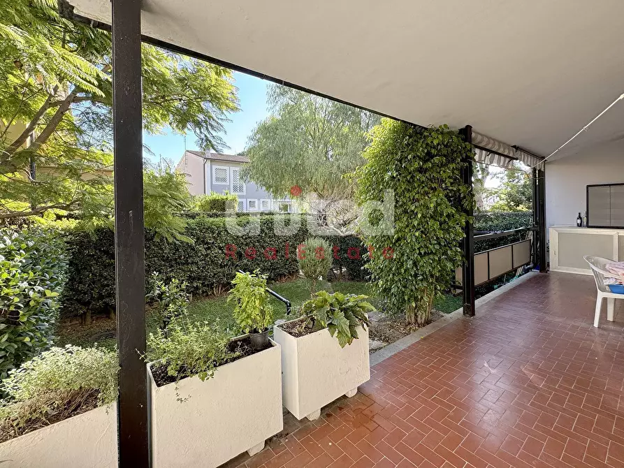 Immagine 14 di Villa in vendita  in via di macchia saponara 299 a Roma