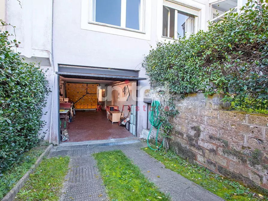 Immagine 38 di Villa in vendita  in via di macchia saponara 299 a Roma