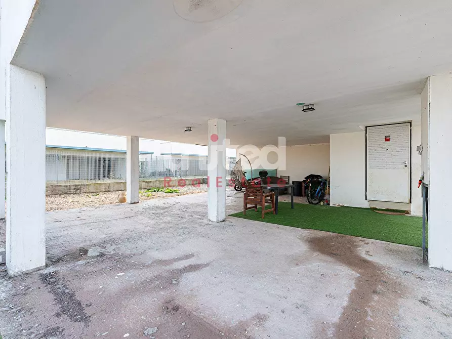 Immagine 18 di Villa in vendita  in VIA MANTA SNC a Fiumicino