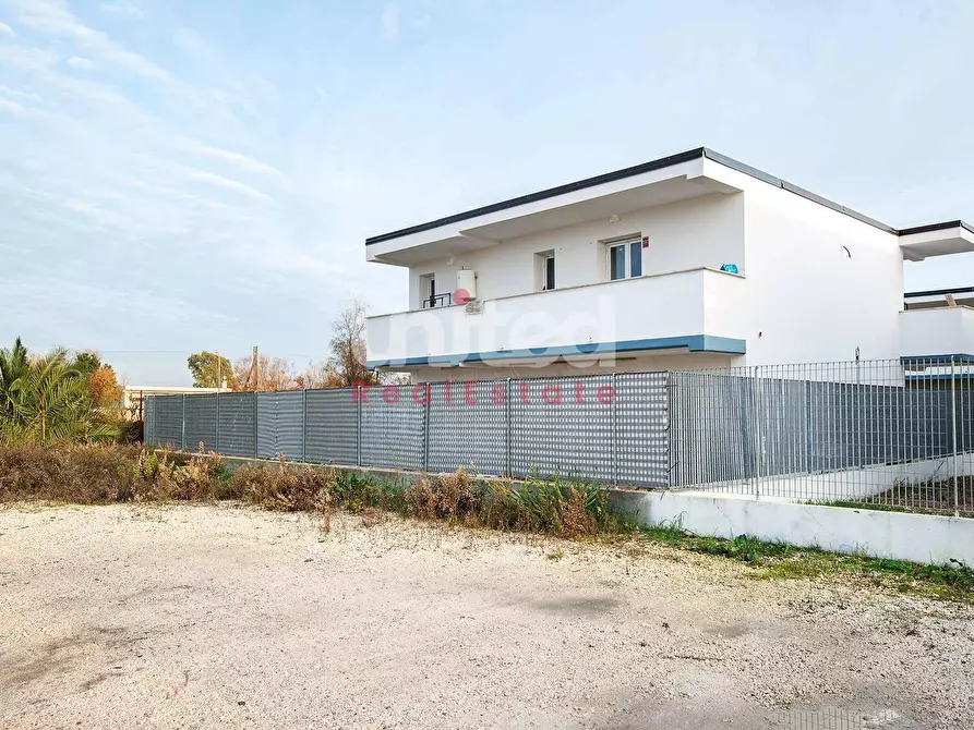 Immagine 20 di Villa in vendita  in VIA MANTA SNC a Fiumicino