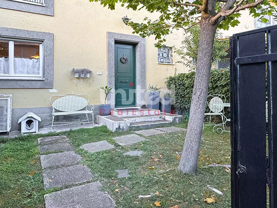 Immagine 39 di Villetta a schiera in vendita  in Via Parmenide a Roma