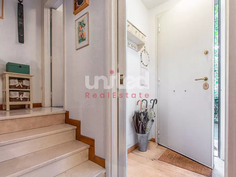 Immagine 3 di Villetta a schiera in vendita  in Via Parmenide a Roma