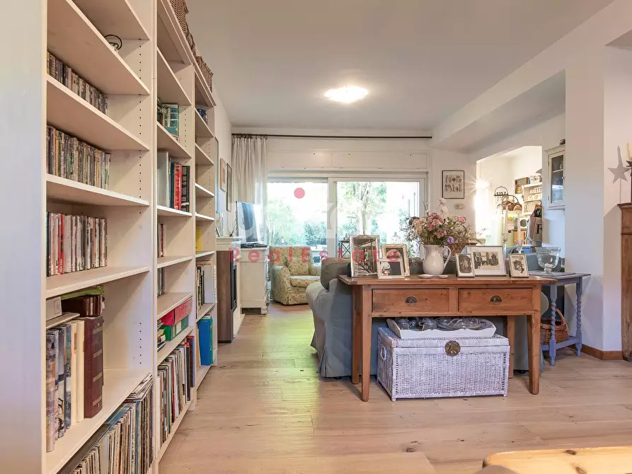 Immagine 1 di Villetta a schiera in vendita  in Via Parmenide a Roma