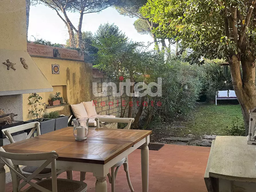 Immagine 9 di Villetta a schiera in vendita  in Via Parmenide a Roma