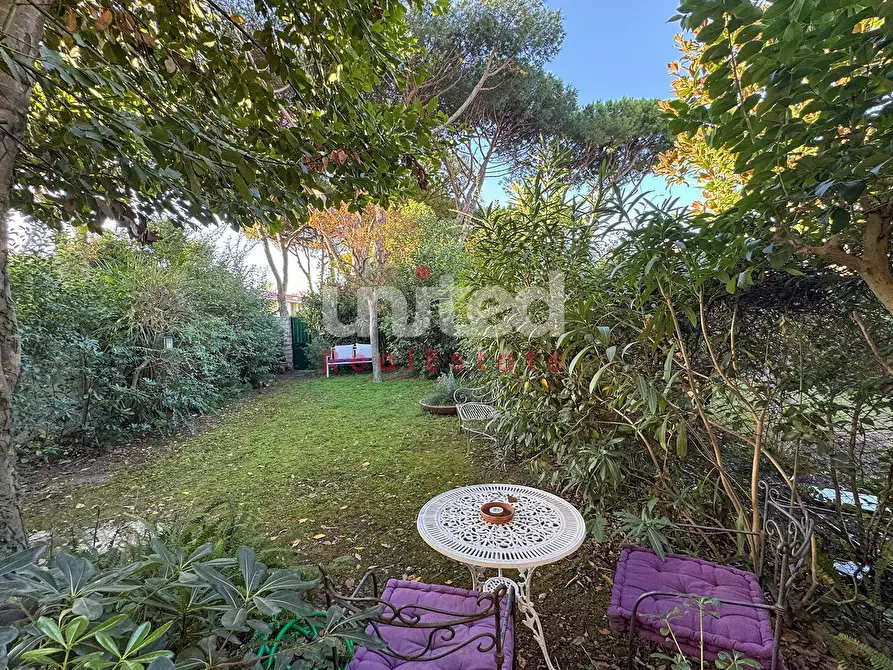 Immagine 10 di Villetta a schiera in vendita  in Via Parmenide a Roma