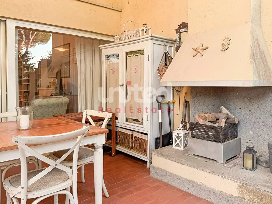 Immagine 14 di Villetta a schiera in vendita  in Via Parmenide a Roma