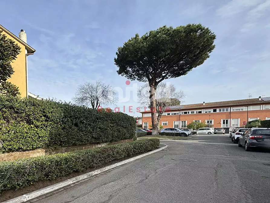 Immagine 42 di Villetta a schiera in vendita  in Viale Gorgia Di Leontini 330 a Roma