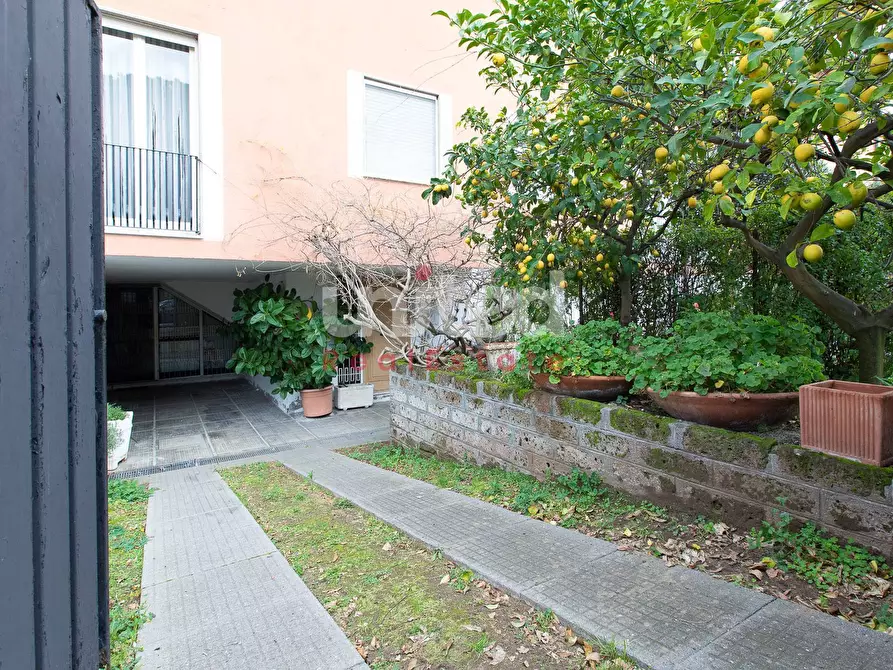 Immagine 37 di Villetta a schiera in vendita  in Viale Gorgia Di Leontini 330 a Roma