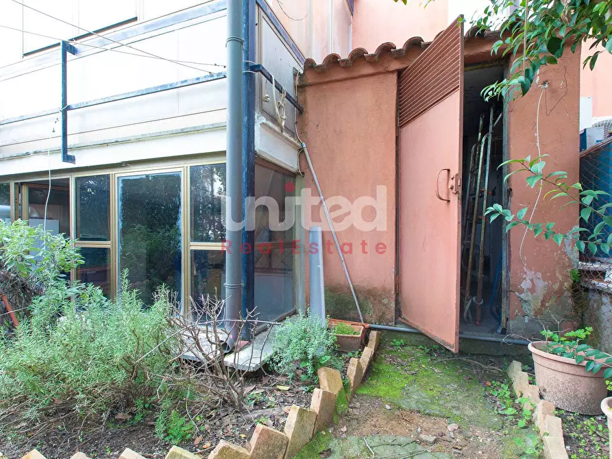 Immagine 10 di Villetta a schiera in vendita  in Viale Gorgia Di Leontini 330 a Roma