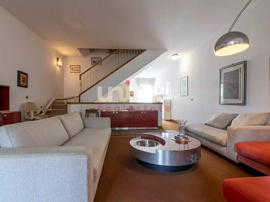 Immagine 15 di Villetta a schiera in vendita  in Viale Gorgia Di Leontini 330 a Roma