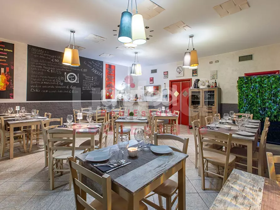 Immagine 8 di Attività commerciale in vendita  in Via Umberto Giordano 72A a Roma