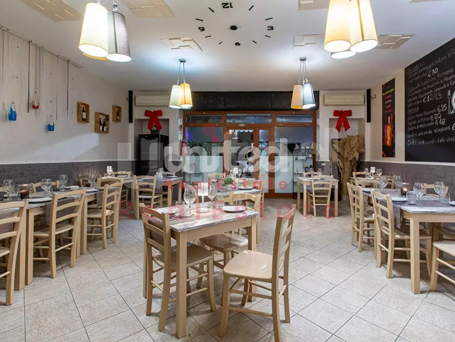 Immagine 12 di Attività commerciale in vendita  in Via Umberto Giordano 72A a Roma