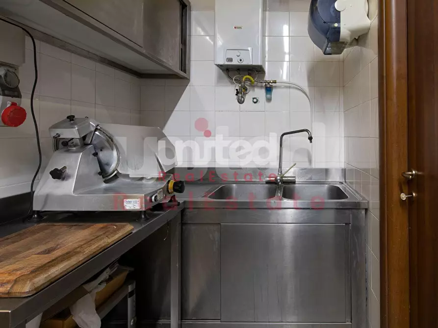 Immagine 16 di Attività commerciale in vendita  in Via Umberto Giordano 72A a Roma