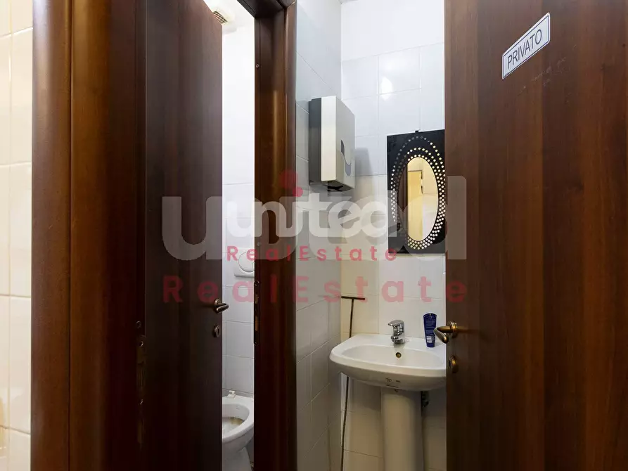 Immagine 21 di Attività commerciale in vendita  in Via Umberto Giordano 72A a Roma