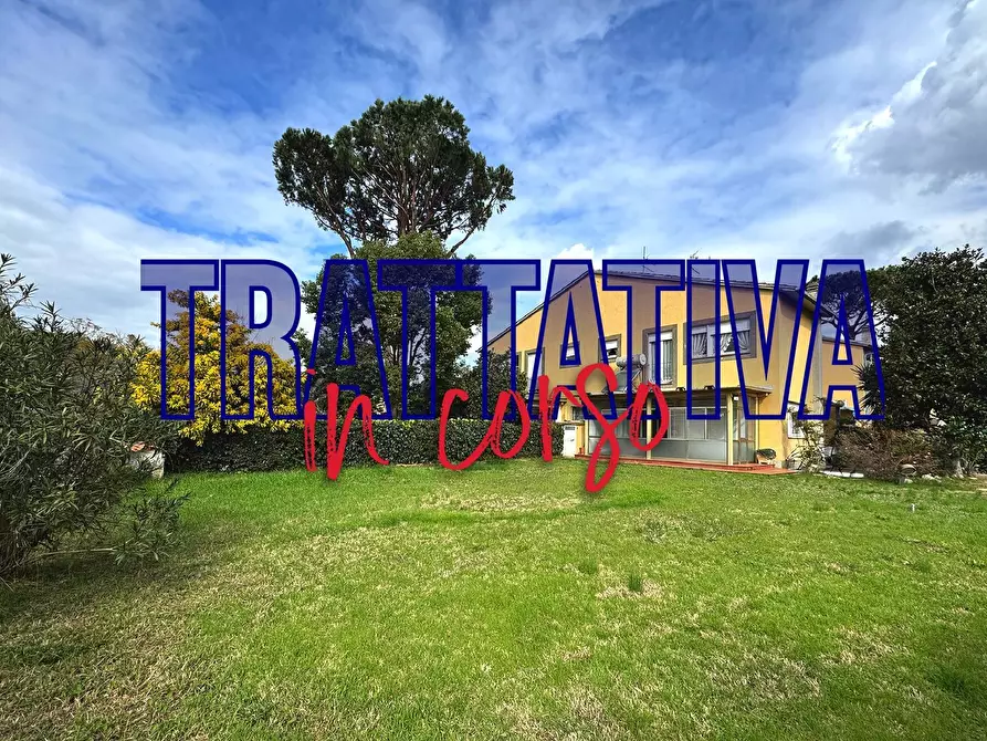 Immagine 1 di Villa in vendita  in Viale Alessandro Magno a Roma